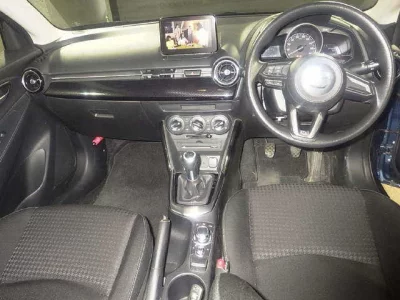 Mazda DEMIO  с аукциона в Японии