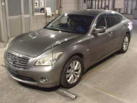 Nissan FUGA лот № 8209 оценка 3.5  с аукциона в Японии 3
