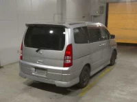 Nissan SERENA лот № 4018 оценка 3.5  с аукциона в Японии 4