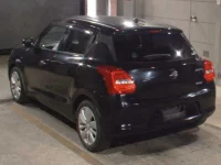 Suzuki SWIFT лот № 8211 оценка R  с аукциона в Японии 1
