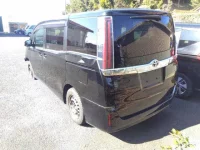Toyota NOAH лот № 22 оценка R  с аукциона в Японии 1