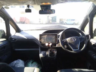 Toyota NOAH  с аукциона в Японии