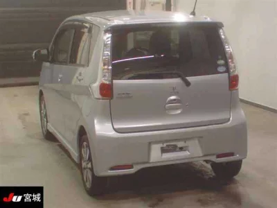 Mitsubishi EK CUSTOM