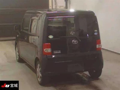 Toyota PIXIS SPACE  с аукциона в Японии