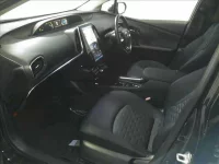 Toyota PRIUS PHV лот № 2131 оценка 4  с аукциона в Японии 2