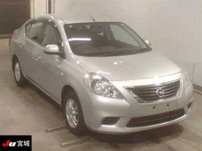 Nissan TIIDA LATIO  с аукциона в Японии