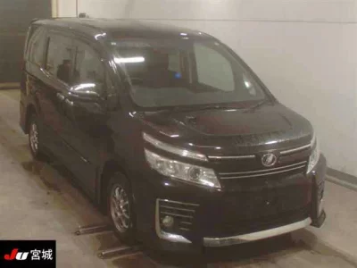 Toyota VOXY  с аукциона в Японии