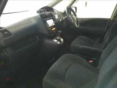 Nissan SERENA  с аукциона в Японии