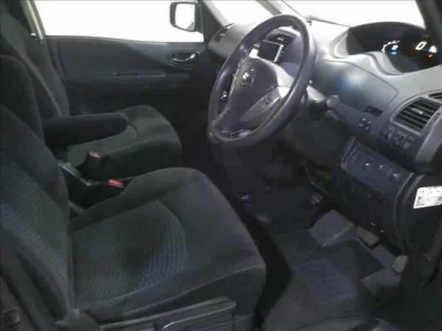 Nissan SERENA  с аукциона в Японии