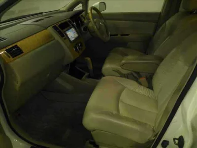 Nissan TIIDA LATIO  с аукциона в Японии