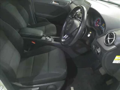 Mercedes-Benz B CLASS