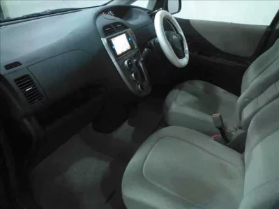 Toyota RACTIS  с аукциона в Японии