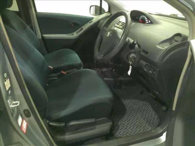 Toyota VITZ  с аукциона в Японии