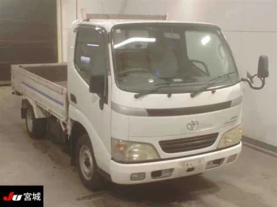 Toyota DYNA  с аукциона в Японии