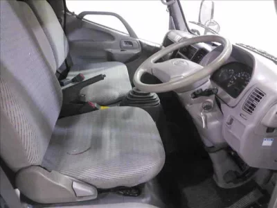 Toyota DYNA  с аукциона в Японии