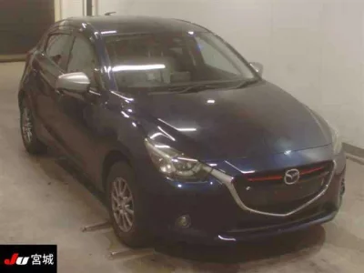 Mazda DEMIO  с аукциона в Японии