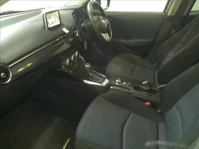 Mazda DEMIO  с аукциона в Японии