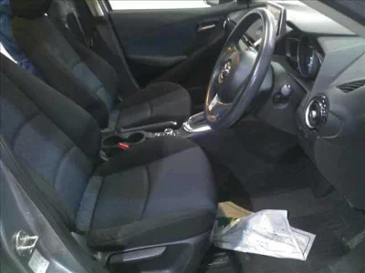 Mazda DEMIO  с аукциона в Японии