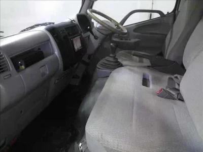 Toyota DYNA  с аукциона в Японии