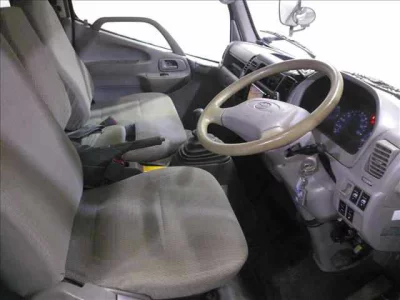 Toyota DYNA  с аукциона в Японии