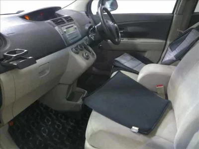 Toyota PASSO SETTE  с аукциона в Японии