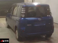 Toyota SIENTA лот № 5071 оценка 3  с аукциона в Японии 1