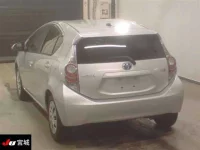 Toyota AQUA лот № 2294 оценка R  с аукциона в Японии 1