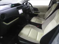 Toyota AQUA лот № 2294 оценка R  с аукциона в Японии 2