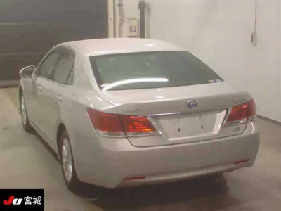 Toyota CROWN  с аукциона в Японии