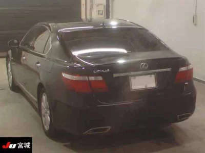 Lexus LS  с аукциона в Японии