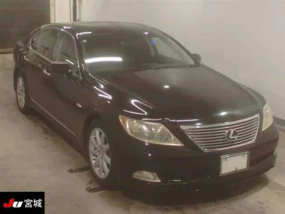 Lexus LS  с аукциона в Японии
