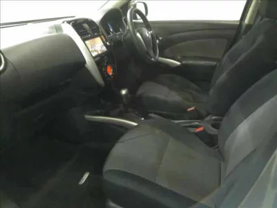 Nissan LATIO  с аукциона в Японии