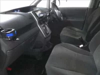 Toyota VOXY лот № 5072 оценка 3  с аукциона в Японии 2