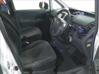 Toyota VOXY лот № 5072 оценка 3  с аукциона в Японии 3