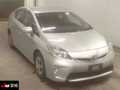 Toyota PRIUS PHV  с аукциона в Японии