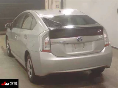 Toyota PRIUS PHV  с аукциона в Японии