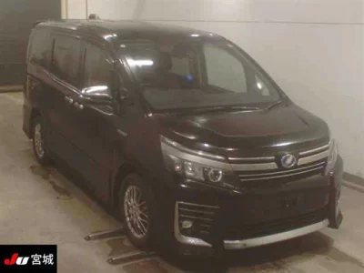 Toyota VOXY  с аукциона в Японии