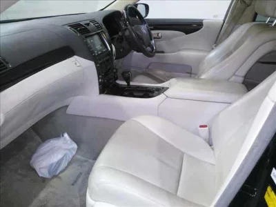 Lexus LS  с аукциона в Японии