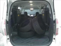 Toyota NOAH лот № 2318 оценка 3.5  с аукциона в Японии 6