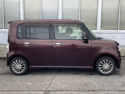 Toyota PIXIS SPACE  с аукциона в Японии