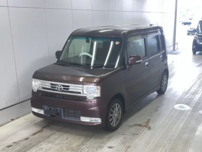 Toyota PIXIS SPACE  с аукциона в Японии