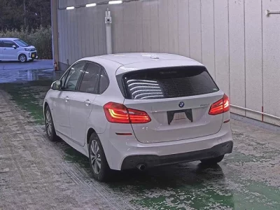 BMW 2-Series  с аукциона в Японии