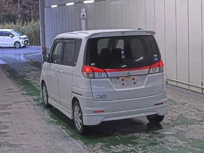 Mitsubishi DELICA D2