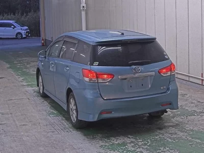 Toyota WISH  с аукциона в Японии