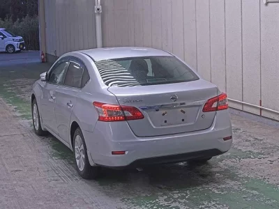 Nissan SYLPHY  с аукциона в Японии
