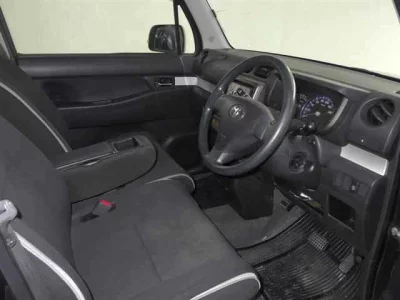 Toyota PIXIS SPACE  с аукциона в Японии