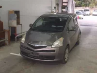 Toyota RACTIS лот № 1056 оценка 3  с аукциона в Японии 3