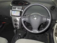 Toyota VITZ лот № 102 оценка 3  с аукциона в Японии 5