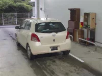 Toyota VITZ лот № 102 оценка 3  с аукциона в Японии 1