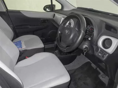 Toyota VITZ  с аукциона в Японии
